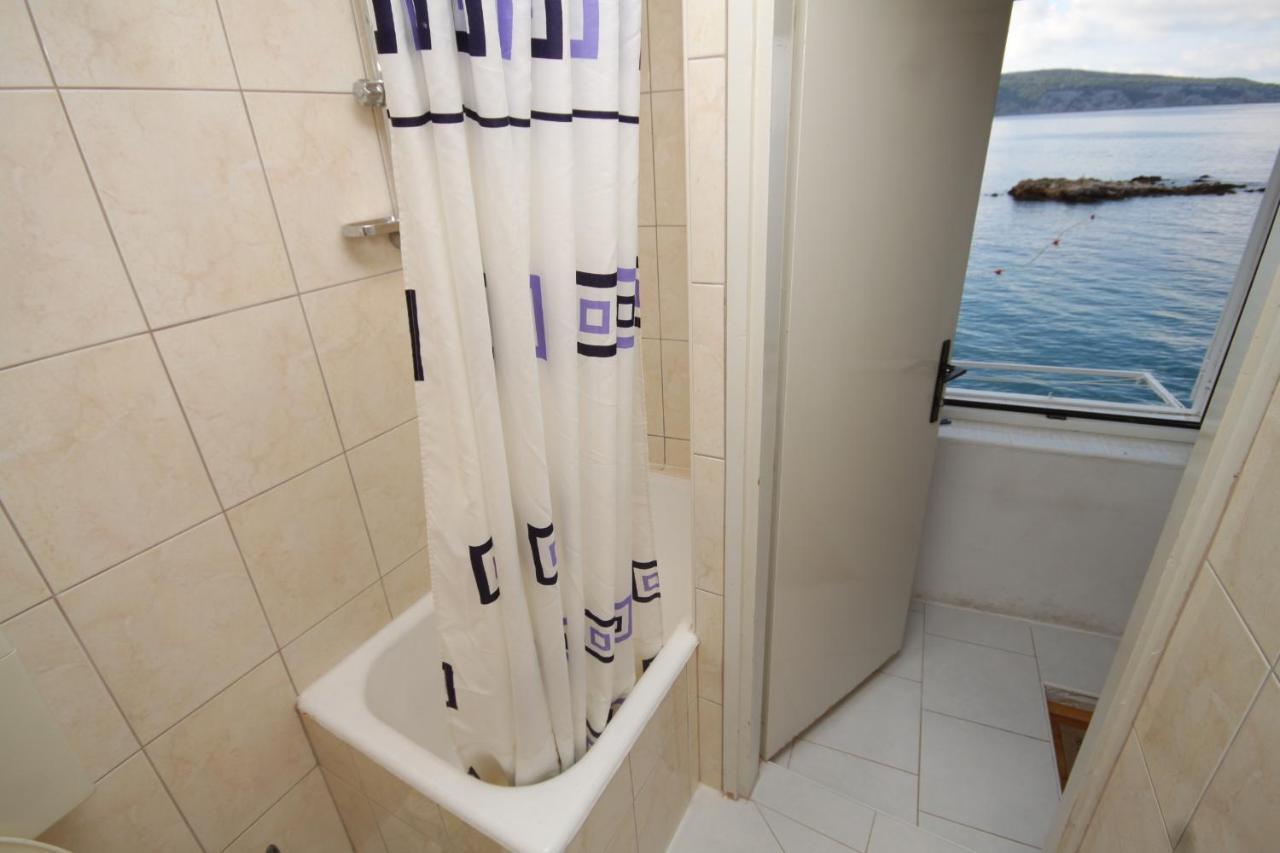 Apartments And Rooms By The Sea Komiza, Vis - 2431 Ngoại thất bức ảnh